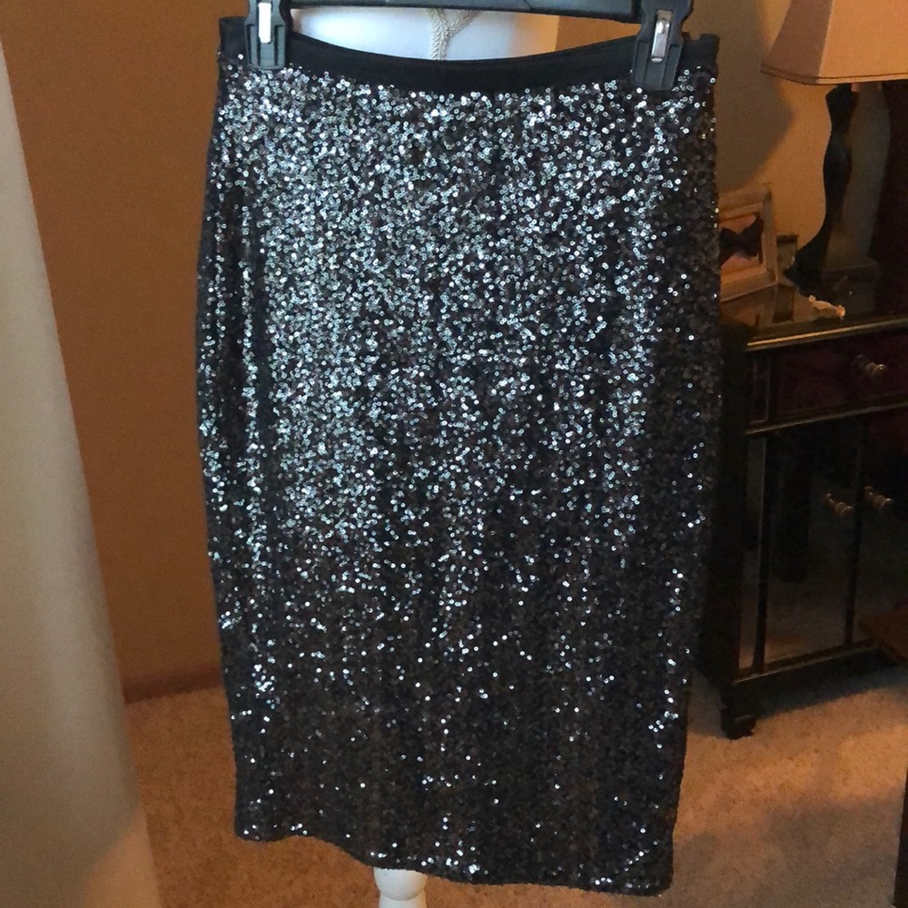 Express- sequin skirt